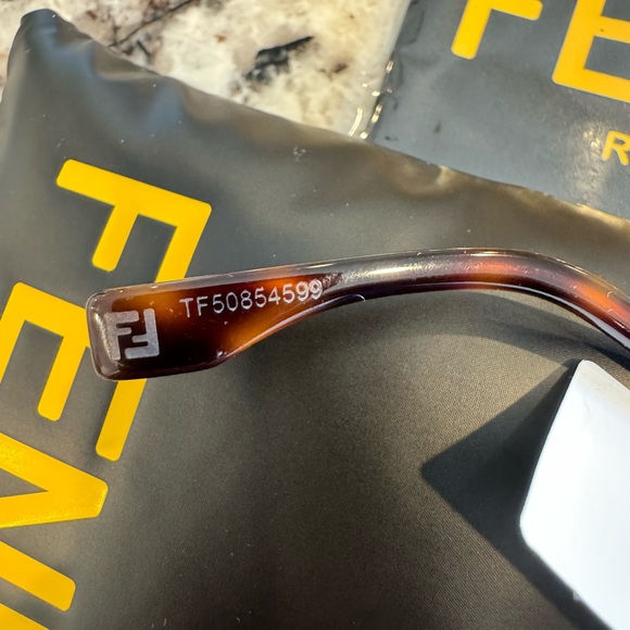Authentic Fendi Sunglasses Brand New Never Worn! - Picture 9 of 14